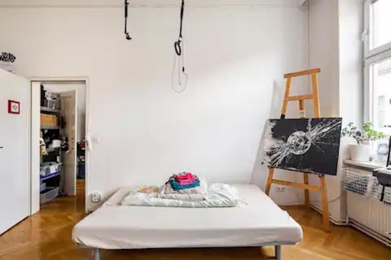 Fro-Media - Streetside Room 2 - Community Space เวียนนา ภายนอก รูปภาพ