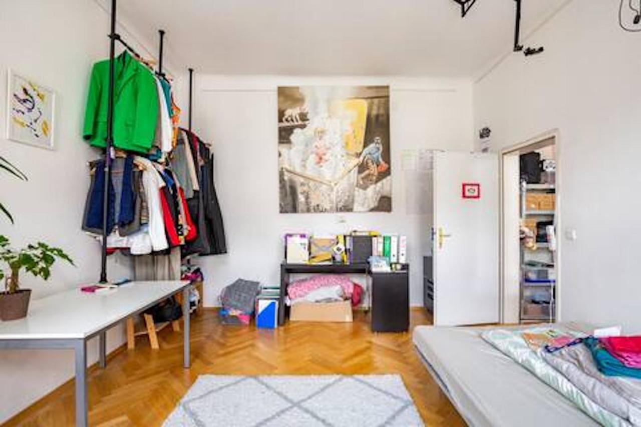 Fro-Media - Streetside Room 2 - Community Space เวียนนา ภายนอก รูปภาพ